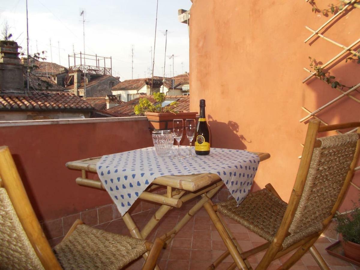 Ca' San Silvestro 2 Terrazze Nel Cuore Di Venezia Extérieur photo